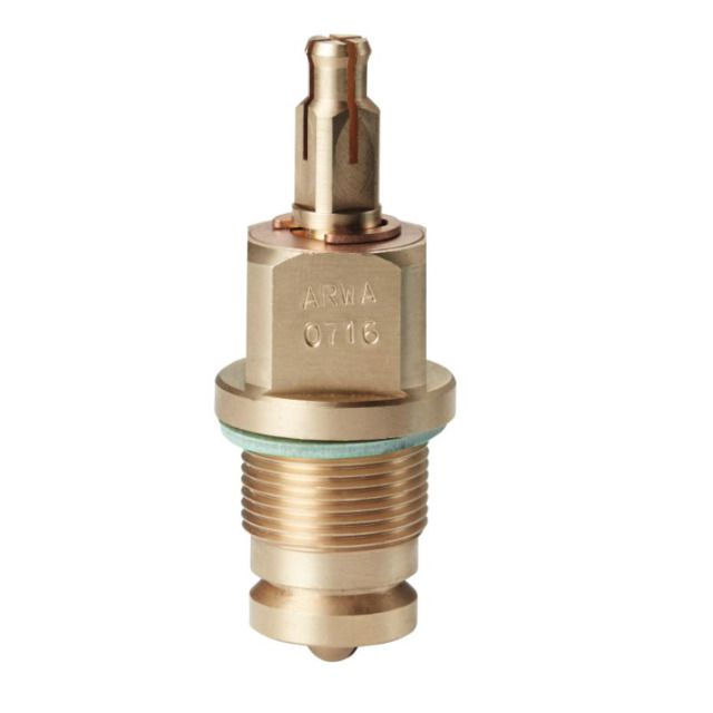 Interno modello piatto
M20 x 1,25 mm, per batteria da
murale e -ad incasso, ad
innesto, senza impugnatura
Colori: senza colore