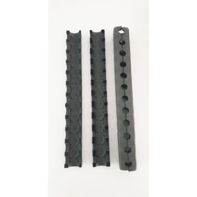 Guscio isolante per collettore
Profitec in PE espanso, per
evitare condensa durante l'uso
in impianti di raffreddamento
Il kit comprende:
- 2 gusci isolanti da 12 part. - - 4 morsetti per fissaggio